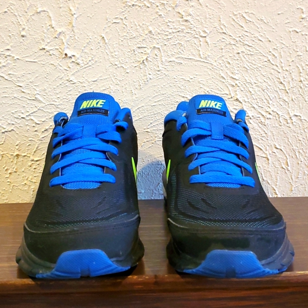 Nike Black and Blue Athletic Shoes